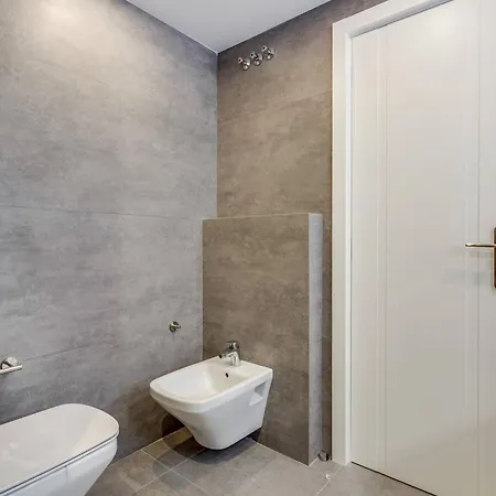 By Riva - Designer 1 Bedroom In The Centre Of Διαμέρισμα Μαρμπέλλα