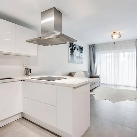 By Riva - Designer 1 Bedroom In The Centre Of Apartment *