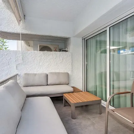 By Riva - Designer 1 Bedroom In The Centre Of 마르베야