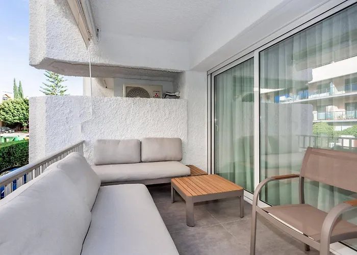 By Riva - Designer 1 Bedroom In The Centre Of Daire *