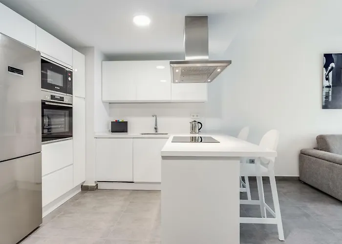 By Riva - Designer 1 Bedroom In The Centre Of 아파트