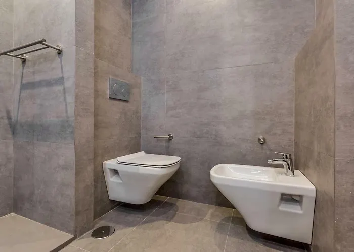 By Riva - Designer 1 Bedroom In The Centre Of מארבלה